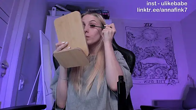 Anna Fink online show from 09/19/25, 07:25