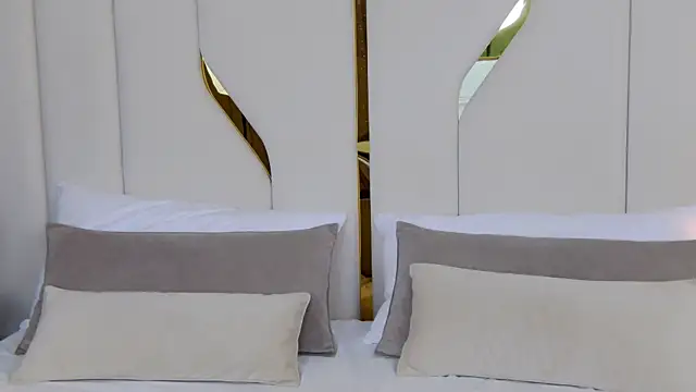 Betty Bridge online show from 12/17/25, 09:15