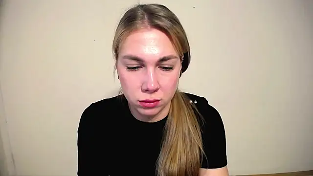 Snapshot of Sport_Tall_Doll chatting on 04/23/26, 10:25 Sport Tall Doll online show from 04/23/26, 10:25