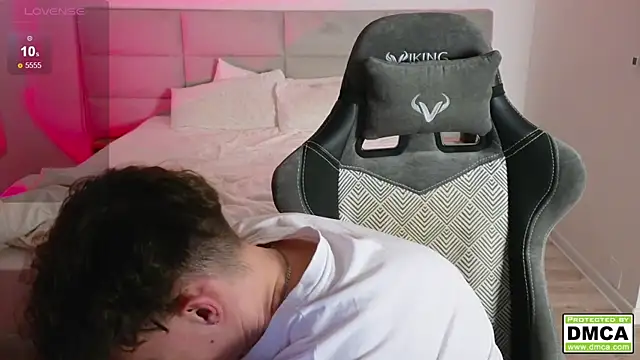 cute thomas online show from 02/01/25, 12:29