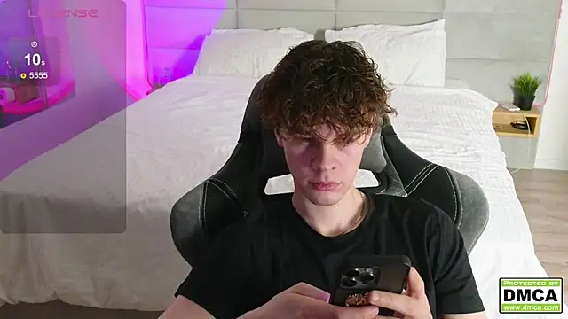 cute thomas online show from 03/11/25, 07:58