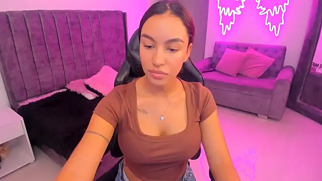 xiomara  cortes online show from 11/14/25, 07:45