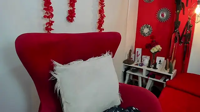 julieta evans  online show from 02/10/25, 09:15