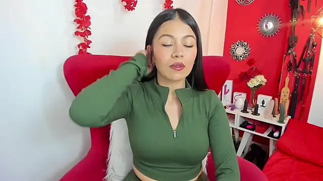 julieta evans  online show from 02/25/25, 07:36