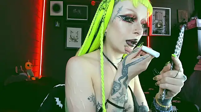 Snapshot of insania_9999_ chatting on 12/10/24, 04:27 insania 9999  online show from 12/10/24, 04:27