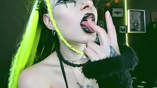 Snapshot of insania_9999_ chatting on 01/08/25, 08:29 insania 9999  online show from 01/08/25, 08:29