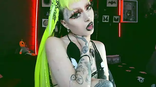 Snapshot of insania_9999_ chatting on 01/14/25, 04:40 insania 9999  online show from 01/14/25, 04:40