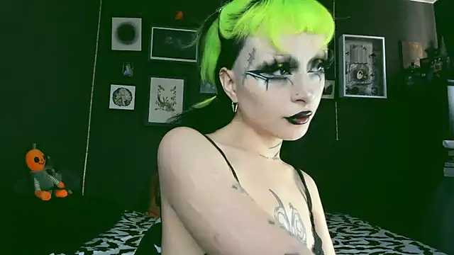 Snapshot of insania_9999_ chatting on 01/15/25, 05:37 insania 9999  online show from 01/15/25, 05:37