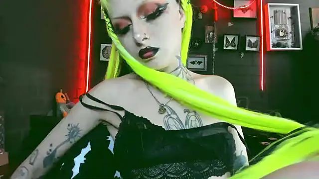 Snapshot of insania_9999_ chatting on 01/21/25, 09:25 insania 9999  online show from 01/21/25, 09:25