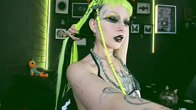 Snapshot of insania_9999_ chatting on 01/22/25, 04:55 insania 9999  online show from 01/22/25, 04:55