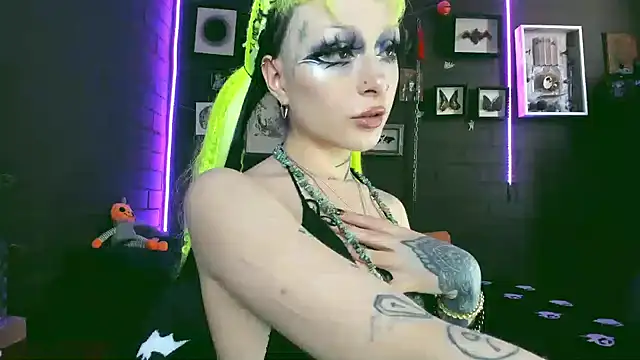 Snapshot of insania_9999_ chatting on 01/23/25, 05:10 insania 9999  online show from 01/23/25, 05:10