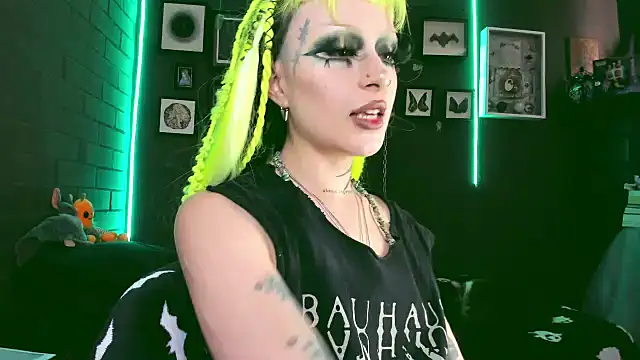 Snapshot of insania_9999_ chatting on 01/24/25, 06:35 insania 9999  online show from 01/24/25, 06:35