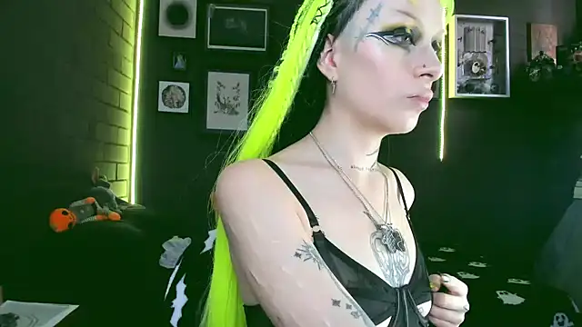 Snapshot of insania_9999_ chatting on 01/29/25, 05:35 insania 9999  online show from 01/29/25, 05:35