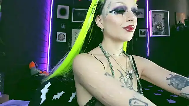 Snapshot of insania_9999_ chatting on 01/30/25, 05:06 insania 9999  online show from 01/30/25, 05:06