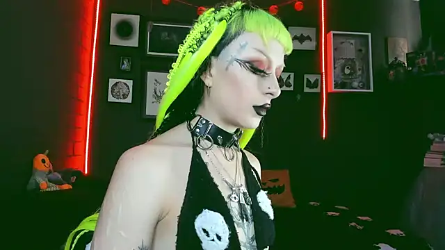 Snapshot of insania_9999_ chatting on 02/04/25, 04:50 insania 9999  online show from 02/04/25, 04:50