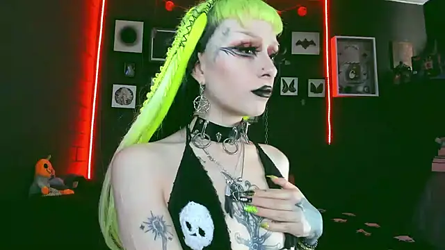 Snapshot of insania_9999_ chatting on 02/04/25, 07:55 insania 9999  online show from 02/04/25, 07:55