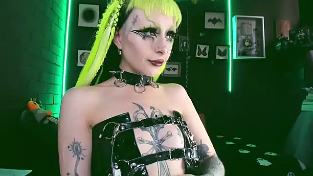 Snapshot of insania_9999_ chatting on 02/07/25, 07:06 insania 9999  online show from 02/07/25, 07:06