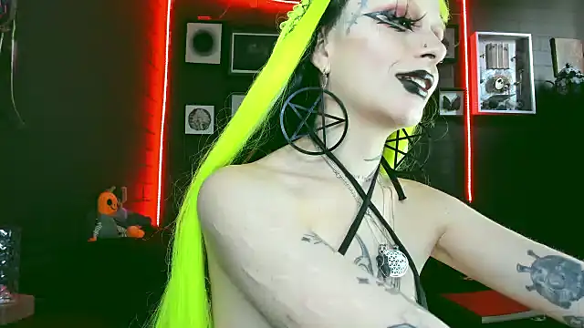 Snapshot of insania_9999_ chatting on 02/18/25, 08:03 insania 9999  online show from 02/18/25, 08:03