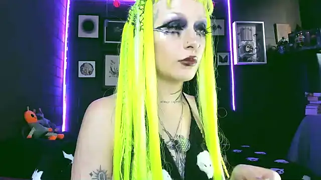 Snapshot of insania_9999_ chatting on 02/20/25, 07:52 insania 9999  online show from 02/20/25, 07:52