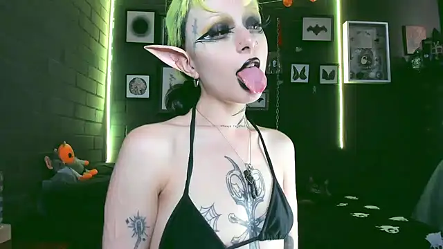 Snapshot of insania_9999_ chatting on 02/26/25, 09:37 insania 9999  online show from 02/26/25, 09:37