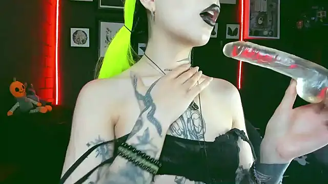 Snapshot of insania_9999_ chatting on 03/04/25, 06:29 insania 9999  online show from 03/04/25, 06:29