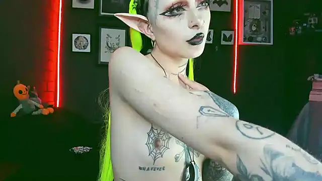 Snapshot of insania_9999_ chatting on 03/04/25, 09:32 insania 9999  online show from 03/04/25, 09:32