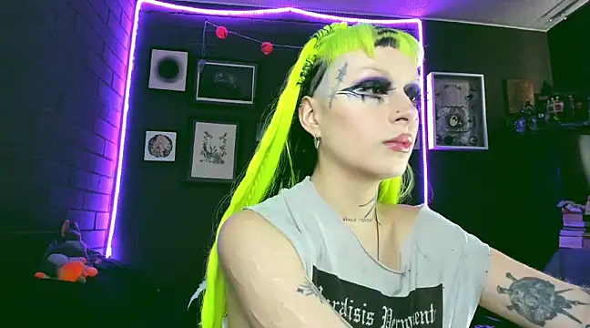 Snapshot of insania_9999_ chatting on 03/06/25, 03:24 insania 9999  online show from 03/06/25, 03:24