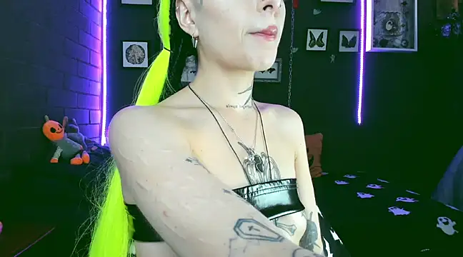 Snapshot of insania_9999_ chatting on 03/06/25, 06:26 insania 9999  online show from 03/06/25, 06:26