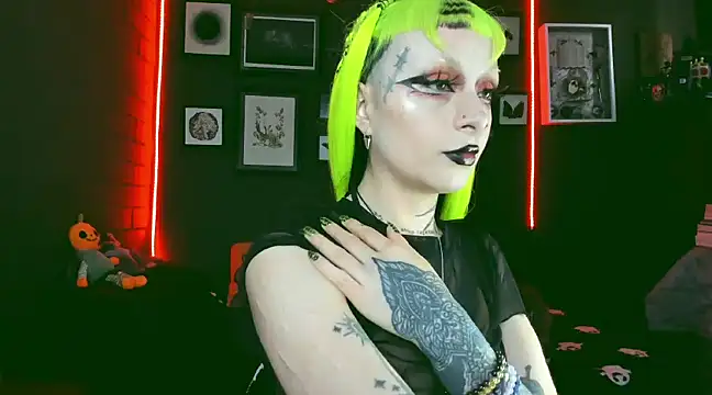 Snapshot of insania_9999_ chatting on 03/11/25, 04:18 insania 9999  online show from 03/11/25, 04:18