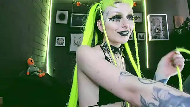 Snapshot of insania_9999_ chatting on 03/12/25, 07:17 insania 9999  online show from 03/12/25, 07:17