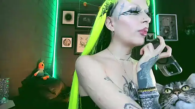 Snapshot of insania_9999_ chatting on 03/14/25, 06:50 insania 9999  online show from 03/14/25, 06:50