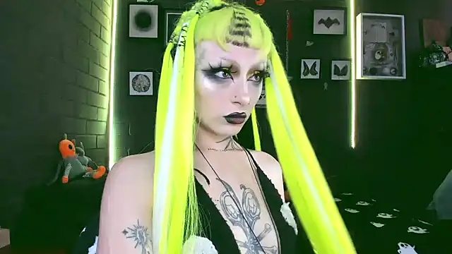 Snapshot of insania_9999_ chatting on 03/19/25, 04:45 insania 9999  online show from 03/19/25, 04:45