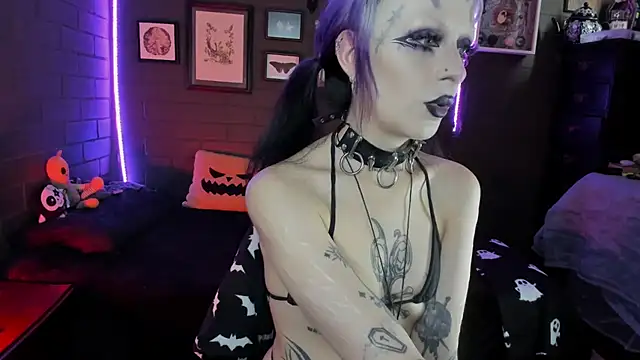 Snapshot of insania_9999_ chatting on 10/09/25, 05:00 insania 9999  online show from 10/09/25, 05:00