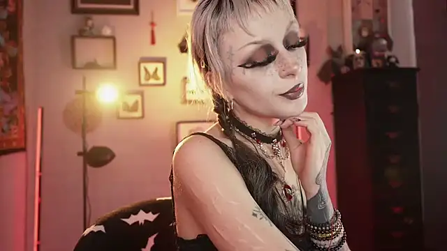 Snapshot of insania_9999_ chatting on 03/17/26, 04:54 insania 9999 online show from 03/17/26, 04:54