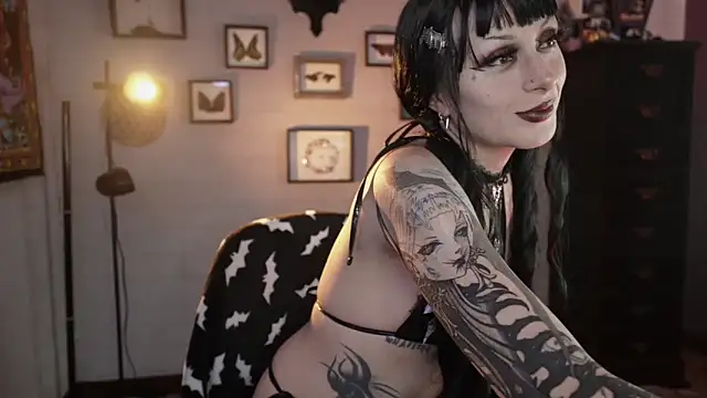 Snapshot of insania_9999_ chatting on 04/14/26, 06:25 insania 9999 online show from 04/14/26, 06:25