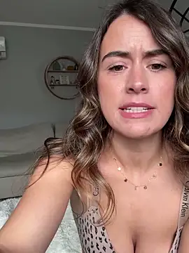 Wetbabygirlxo online show from 10/28/25, 02:42