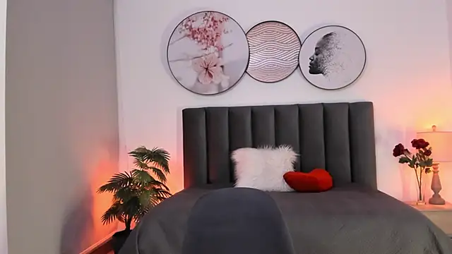 SaharaGarcia   online show from 12/27/24, 12:50