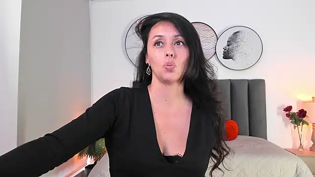 SaharaGarcia   online show from 02/19/25, 10:20