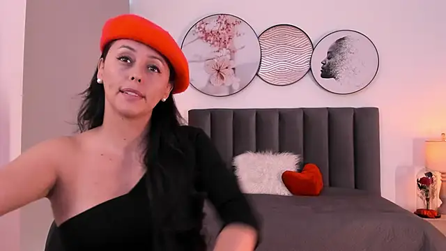 SaharaGarcia   online show from 10/20/25, 07:36