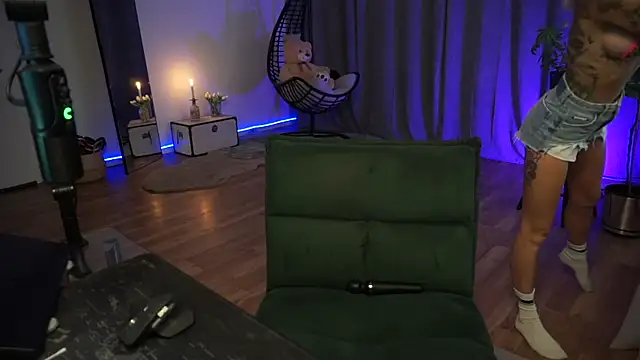 Snapshot of LaraPunkt chatting on 09/20/25, 07:20 LaraPunkt online show from 09/20/25, 07:20