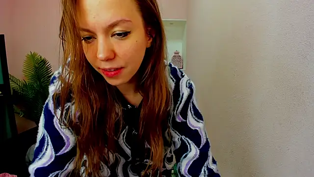 Persephoni online show from 09/21/25, 10:44