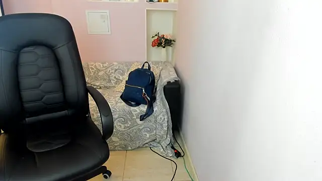 Snapshot of Persephoni chatting on 07/04/26, 10:43 Persephoni online show from 07/04/26, 10:43