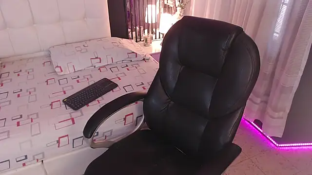 LiaVillalobos online show from 01/08/26, 12:07