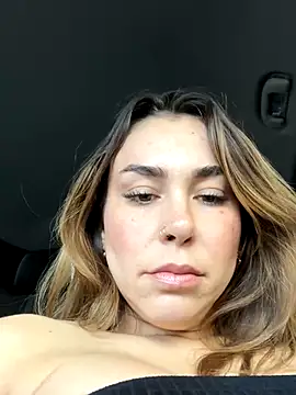 Snapshot of LeaGambit__ chatting on 12/18/25, 04:46 LeaGambit online show from 12/18/25, 04:46