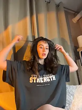 Snapshot of itssophiie chatting on 02/20/26, 10:43 itssophiie online show from 02/20/26, 10:43