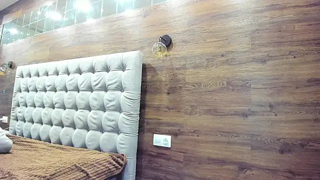 Snapshot of FitKate chatting on 11/14/25, 01:26 FitKate online show from 11/14/25, 01:26