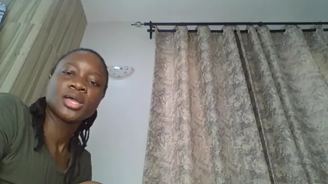 Snapshot of sweet_sassy_ chatting on 11/01/25, 04:25 sweet sassy online show from 11/01/25, 04:25