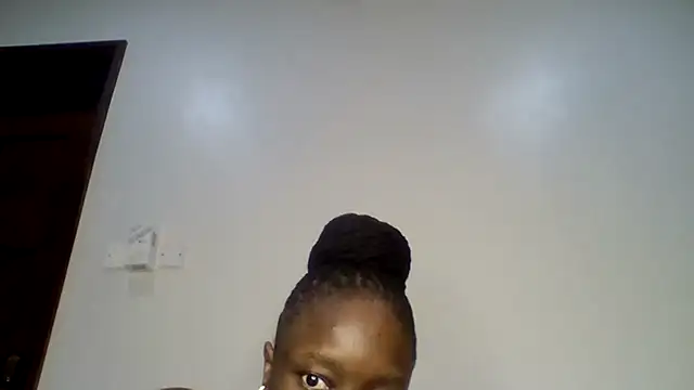Snapshot of sweet_sassy_ chatting on 04/19/26, 03:17 sweet sassy online show from 04/19/26, 03:17