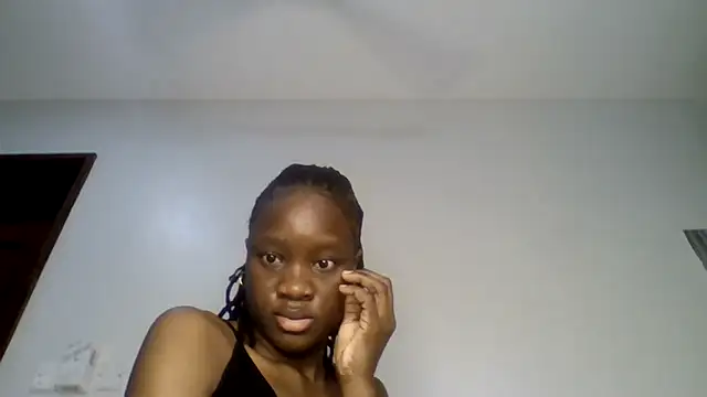Snapshot of sweet_sassy_ chatting on 05/18/26, 03:13 sweet sassy online show from 05/18/26, 03:13