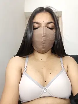 Snapshot of _desigori chatting on 04/17/26, 04:15 desigori online show from 04/17/26, 04:15